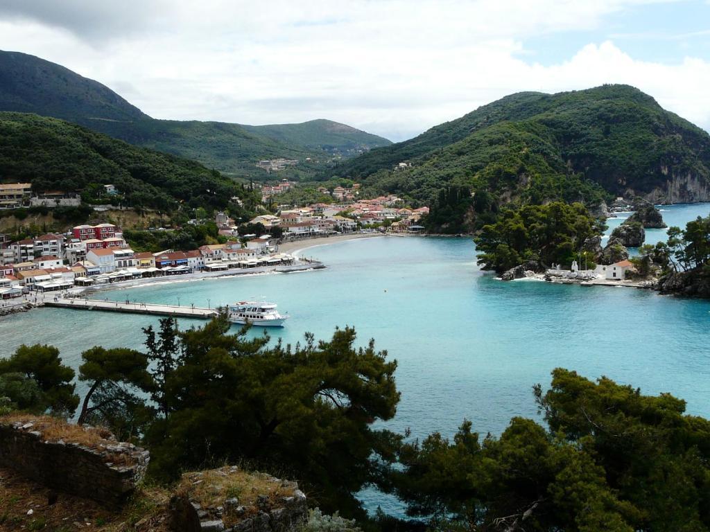 San Nectarios Otel Parga Dış mekan fotoğraf